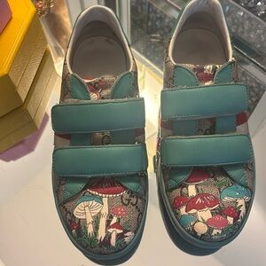 Gucci Kids Sneakers
Authentic